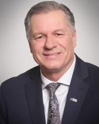 Portrait of Doug Hutchinson